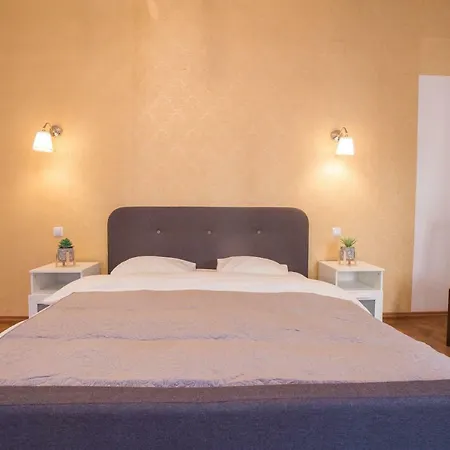 Apartament Color Nicolae Tonitza St *