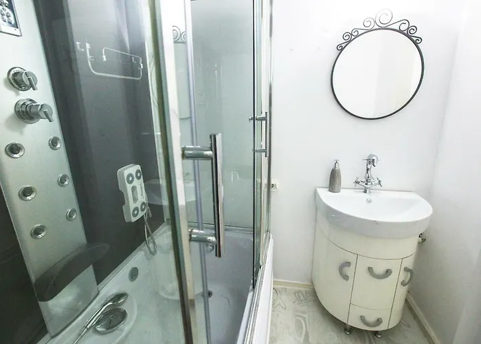 Color Nicolae Tonitza St * Bukarest