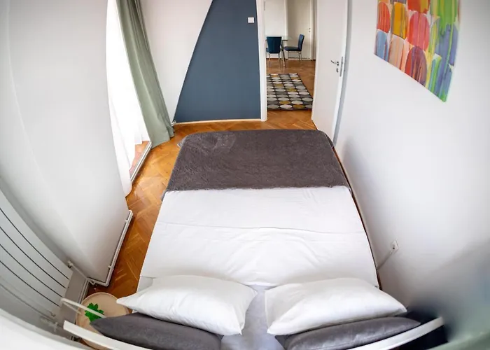 Apartman Color Nicolae Tonitza St *