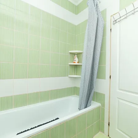 Color Nicolae Tonitza St * Bükreş