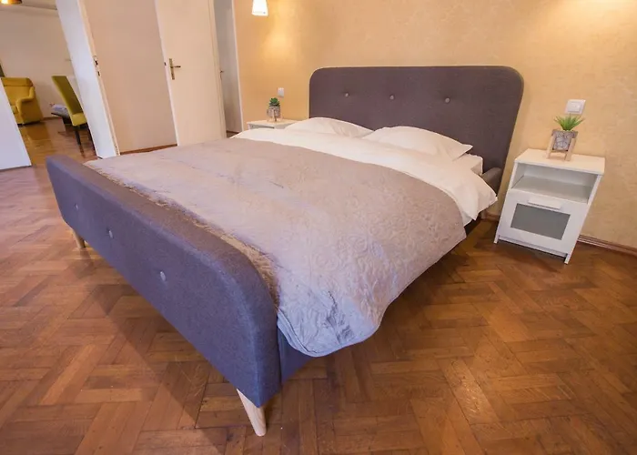 Apartamento Color Nicolae Tonitza St