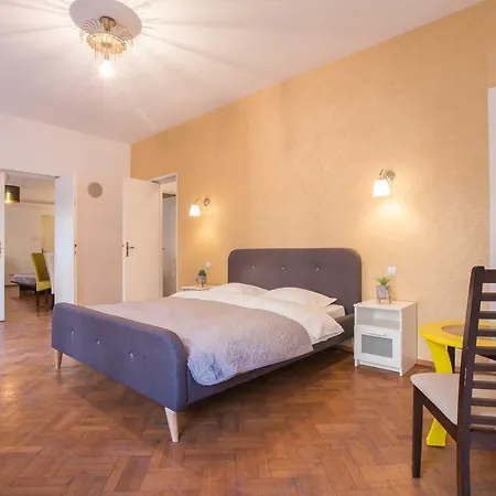 Color Nicolae Tonitza St Apartment Bucharest