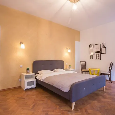 Color Nicolae Tonitza St Apartment Bucharest