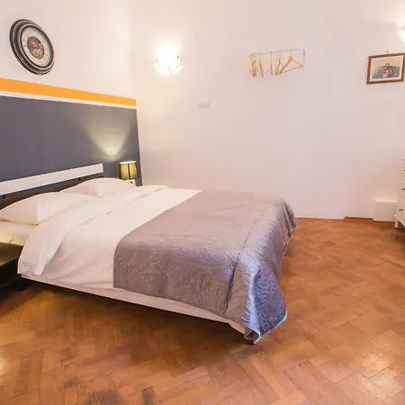 Color Nicolae Tonitza St Apartment Bucharest