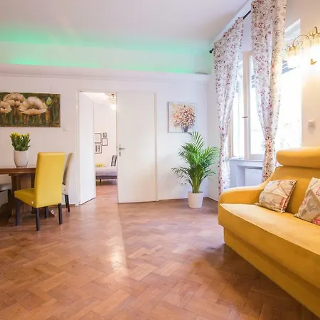 Color Nicolae Tonitza St Apartment Bucharest
