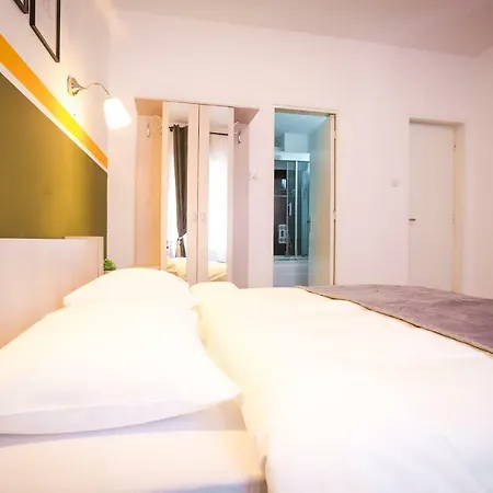 Apartment Color Nicolae Tonitza St Bucharest