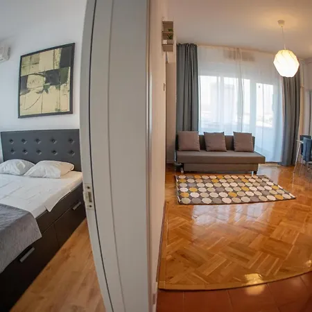 Color Nicolae Tonitza St Apartment *